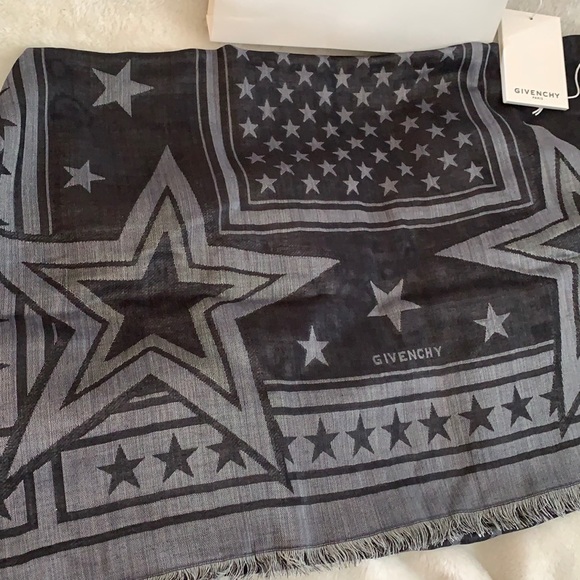100% Authentic BNIB Givenchy Scarf - Picture 2 of 4